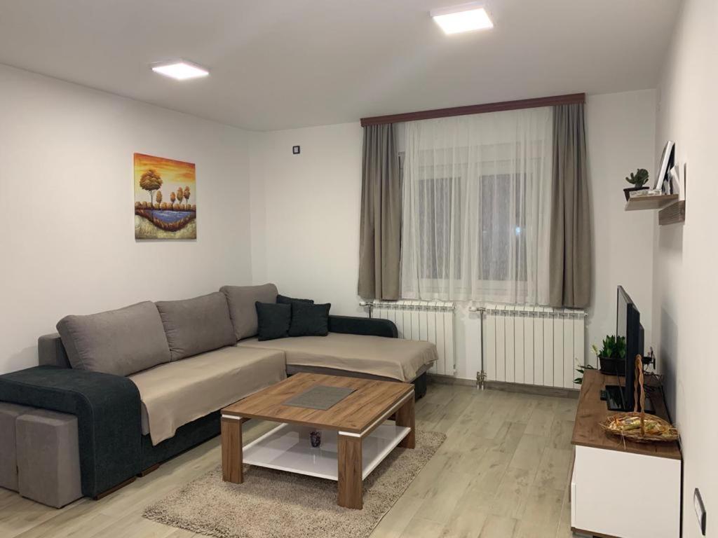 Mm Apartmani Belgrade Luaran gambar