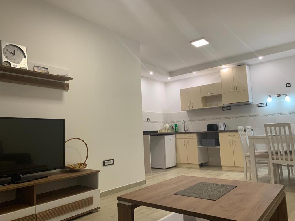 Mm Apartmani Belgrade Luaran gambar